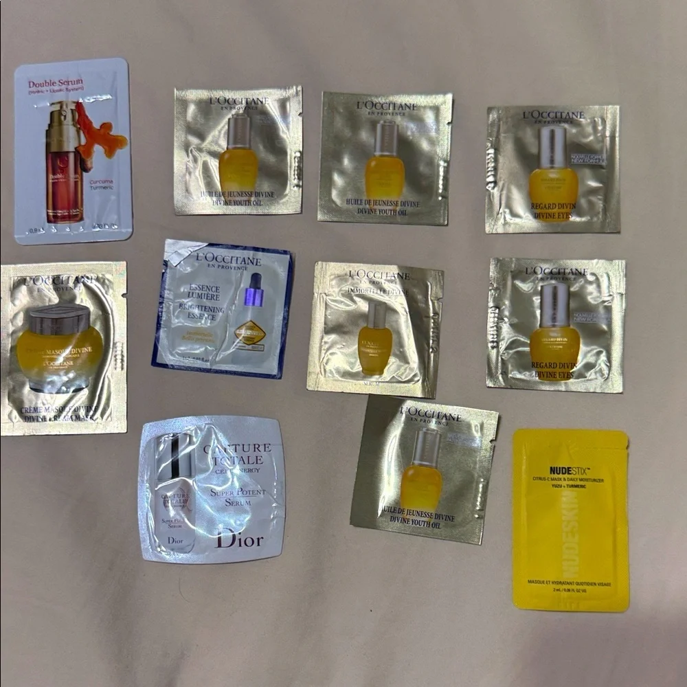 FREE SAMPLES WITH PURCHASE